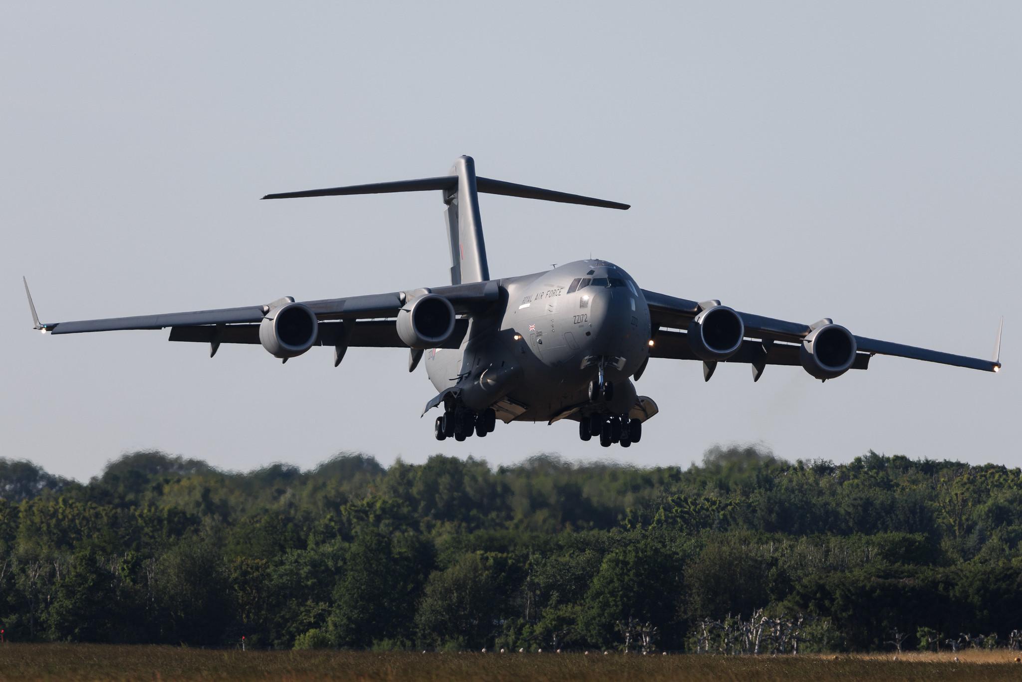 Hamburg Airport: United Kingdom - Royal Air Force (RAF) (/ RRR) | Operator: United Kingdom - Royal Air Force Air Transport | Boeing C-17A Globemaster III C17 | ZZ172 | MSN 50079/UK-2