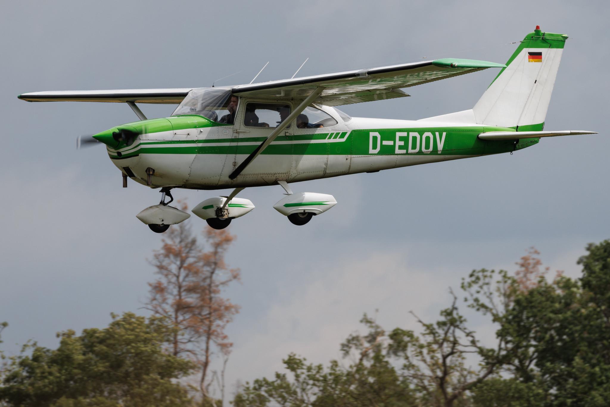 Flugplatz Bienenfarm: Private owner | Reims F172G Skyhawk C172 | D-EDOV | MSN F1720227