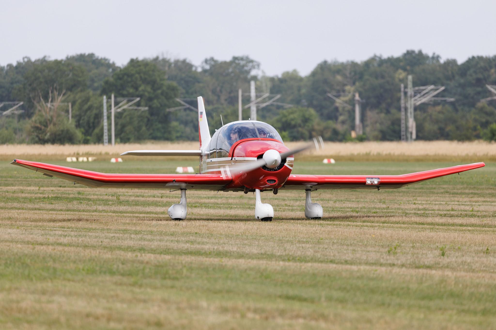 Flugplatz Bienenfarm: Private owner | Robin DR400/180S Regent DR40 | D-EKSR | MSN 2035