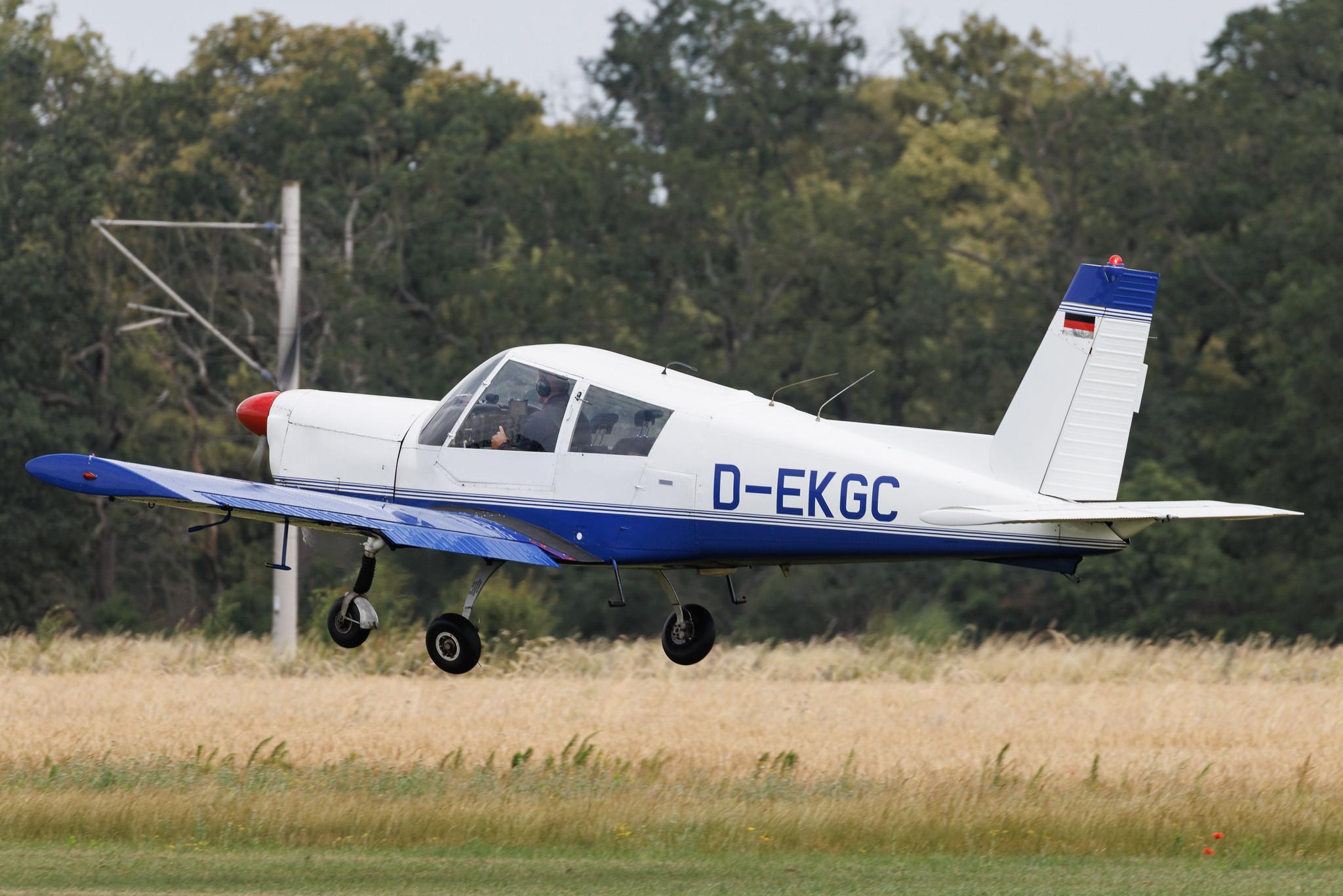 Flugplatz Bienenfarm: Private owner | Zlin 43 Z43 | D-EKGC | MSN 0017