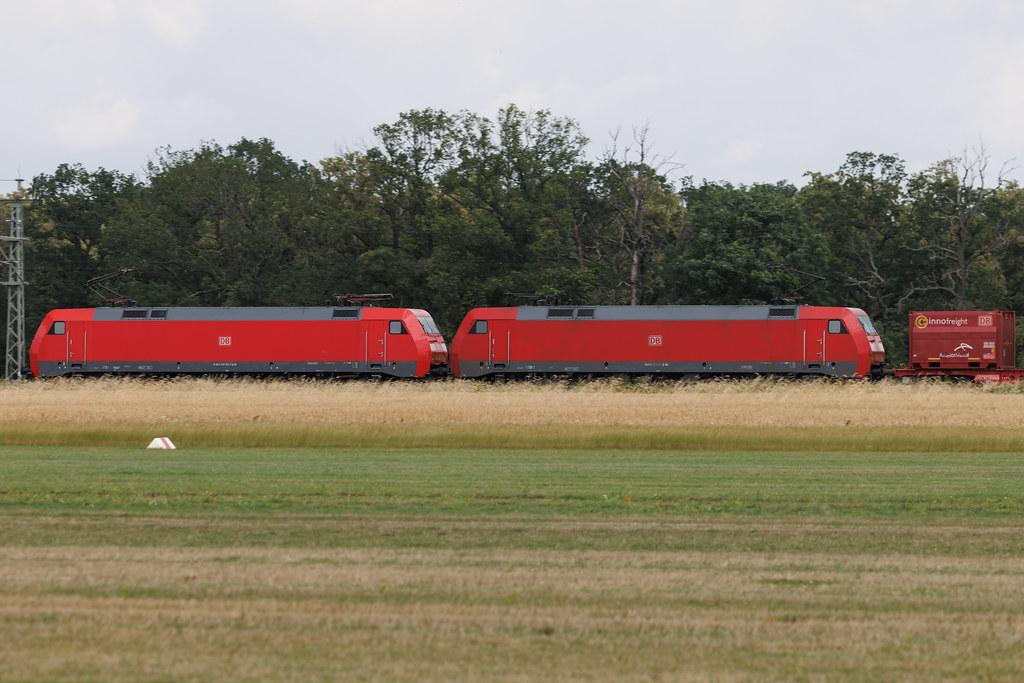 Flugplatz Bienenfarm: Güterzug