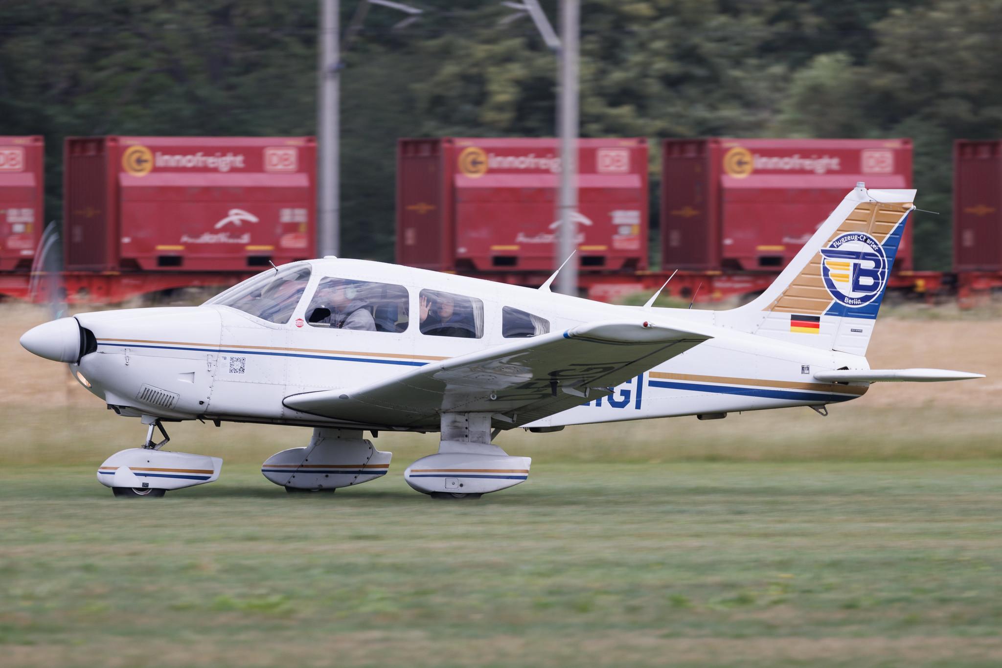 Flugplatz Bienenfarm: Private owner | Piper PA28-181 Archer II P28A | D-EIGI | MSN 28-8090279