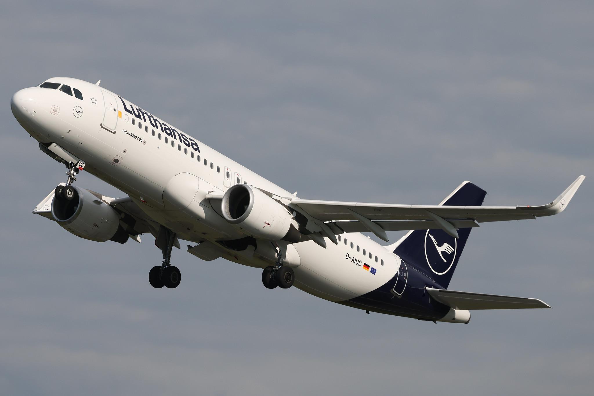 Hamburg Airport: Lufthansa (LH / DLH) | Airbus A320-214 A320 | D-AIUC | MSN 6006