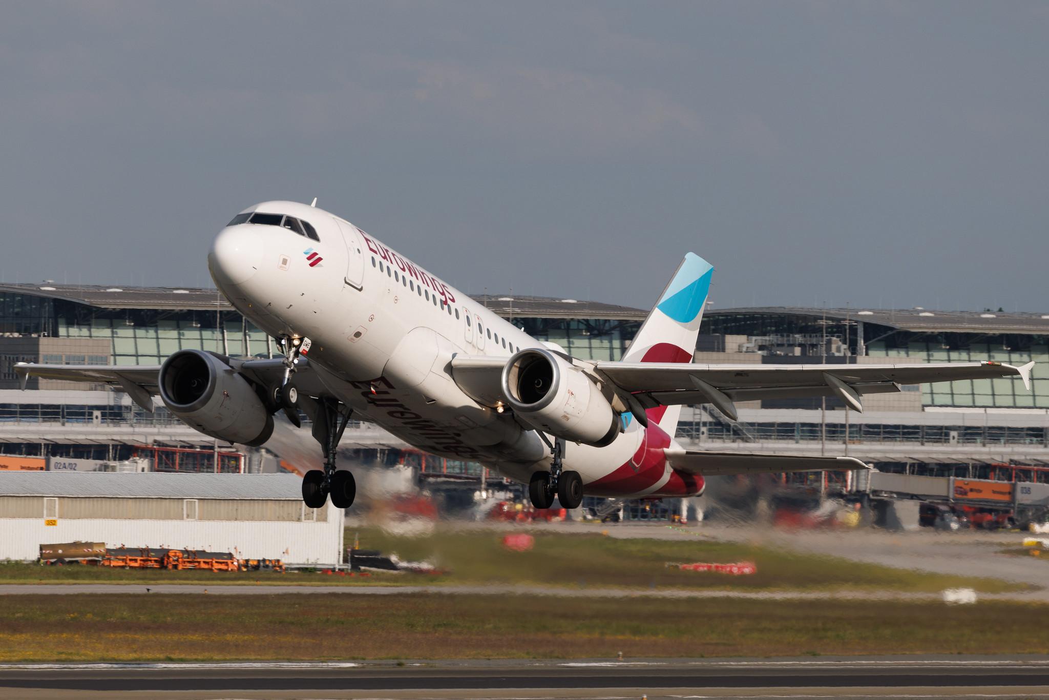 Hamburg Airport: Eurowings (EW / EWG) | Airbus A319-132 A319 | D-AGWE | MSN 3128