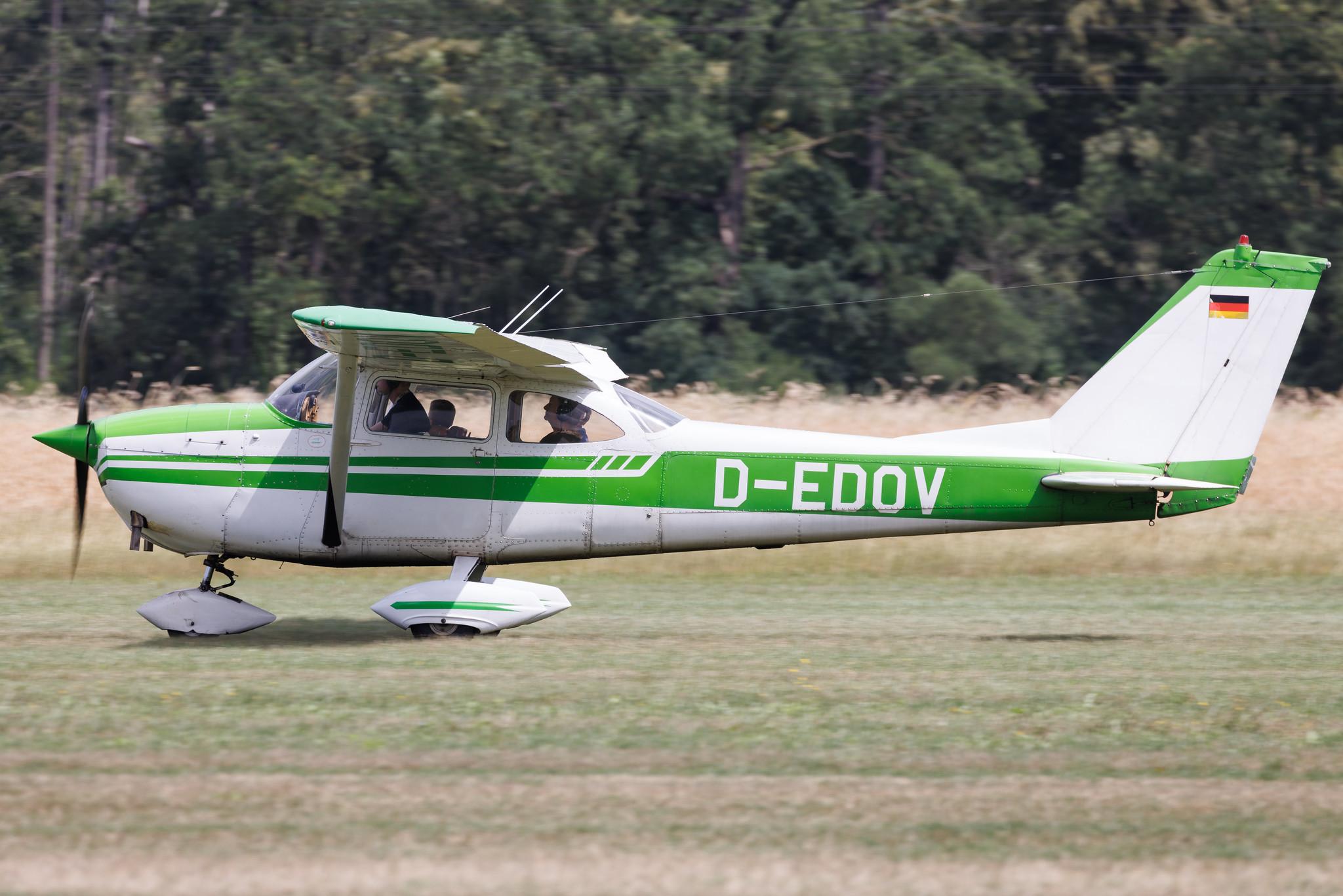 Flugplatz Bienenfarm: Private owner | Reims F172G Skyhawk C172 | D-EDOV | MSN F1720227