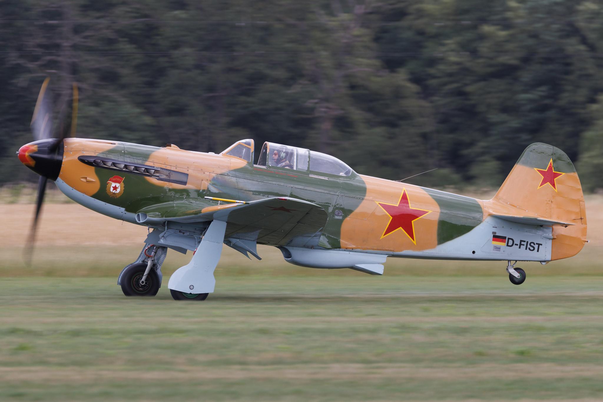Flugplatz Bienenfarm: Private owner | Yakovlev YAK-9 YAK9 | D-FIST | MSN 2035