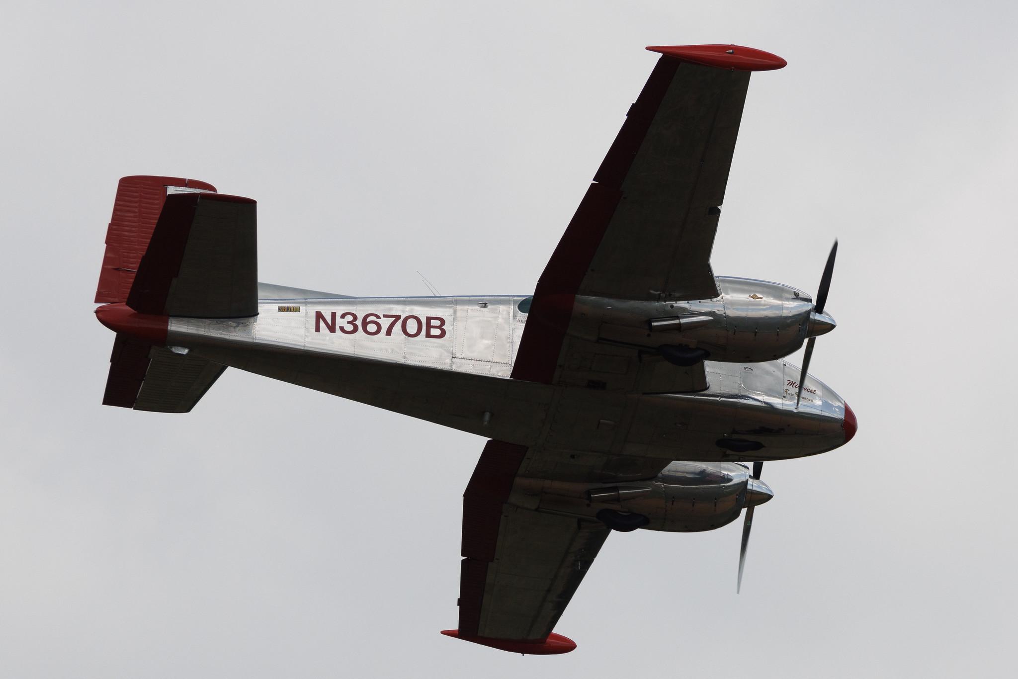 Flugplatz Bienenfarm: Private Owner | Beechcraft B50 Twin Bonanza | N3670B | MSN CH-63