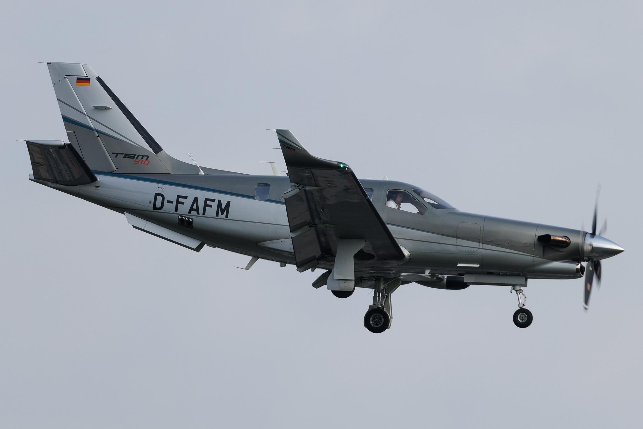 Hamburg Airport: Private owner | Daher TBM-910 TBM9 | D-FAFM | MSN 1226