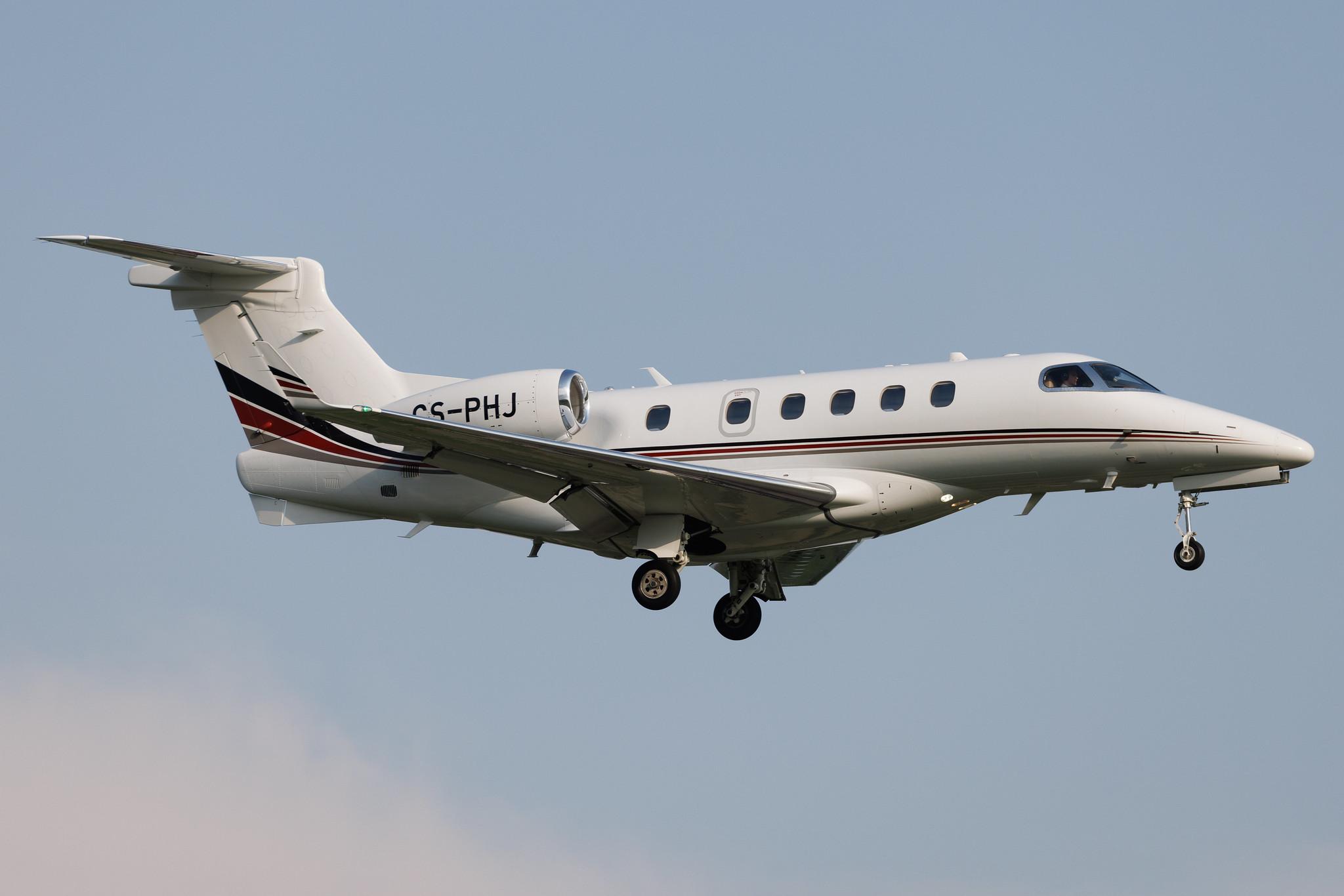 Hamburg Airport: NetJets Europe (/ NJE) | Embraer Phenom 300 E55P | CS-PHJ | MSN 50500336