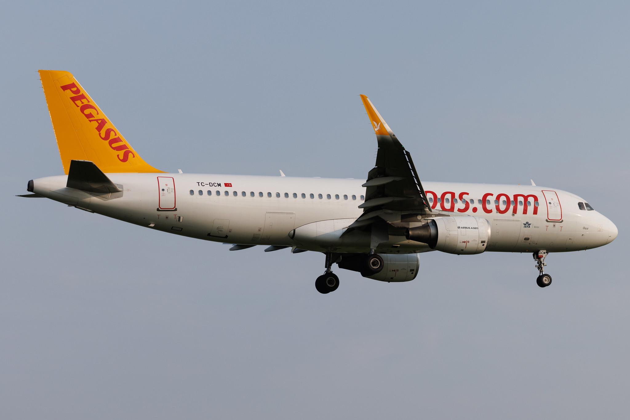 Hamburg Airport: Pegasus (PC / PGT) | Operator: Pegasus Airlines | Airbus A320-214 A320 | TC-DCM | MSN 7200