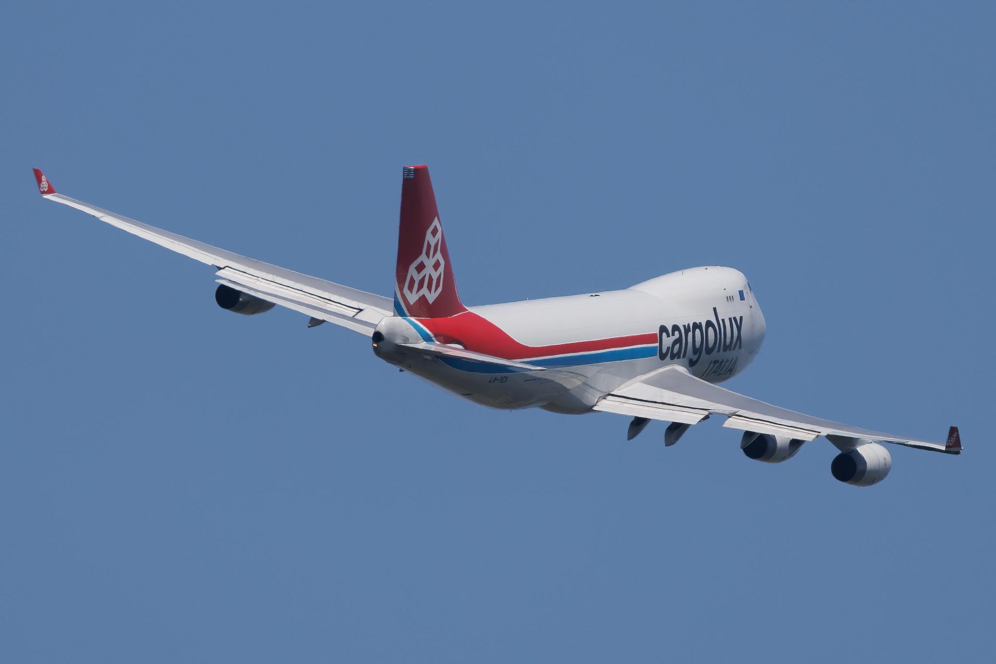 Luxembourg Findel Airport: Cargolux (CV / CLX) | Operator: Cargolux Italia | Boeing 747-4R7F B744 | LX-YCV | MSN 35805