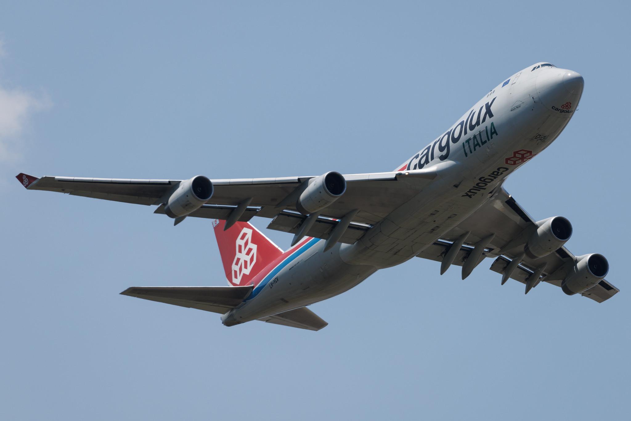 Luxembourg Findel Airport: Cargolux (CV / CLX) | Operator: Cargolux Italia | Boeing 747-4R7F B744 | LX-YCV | MSN 35805