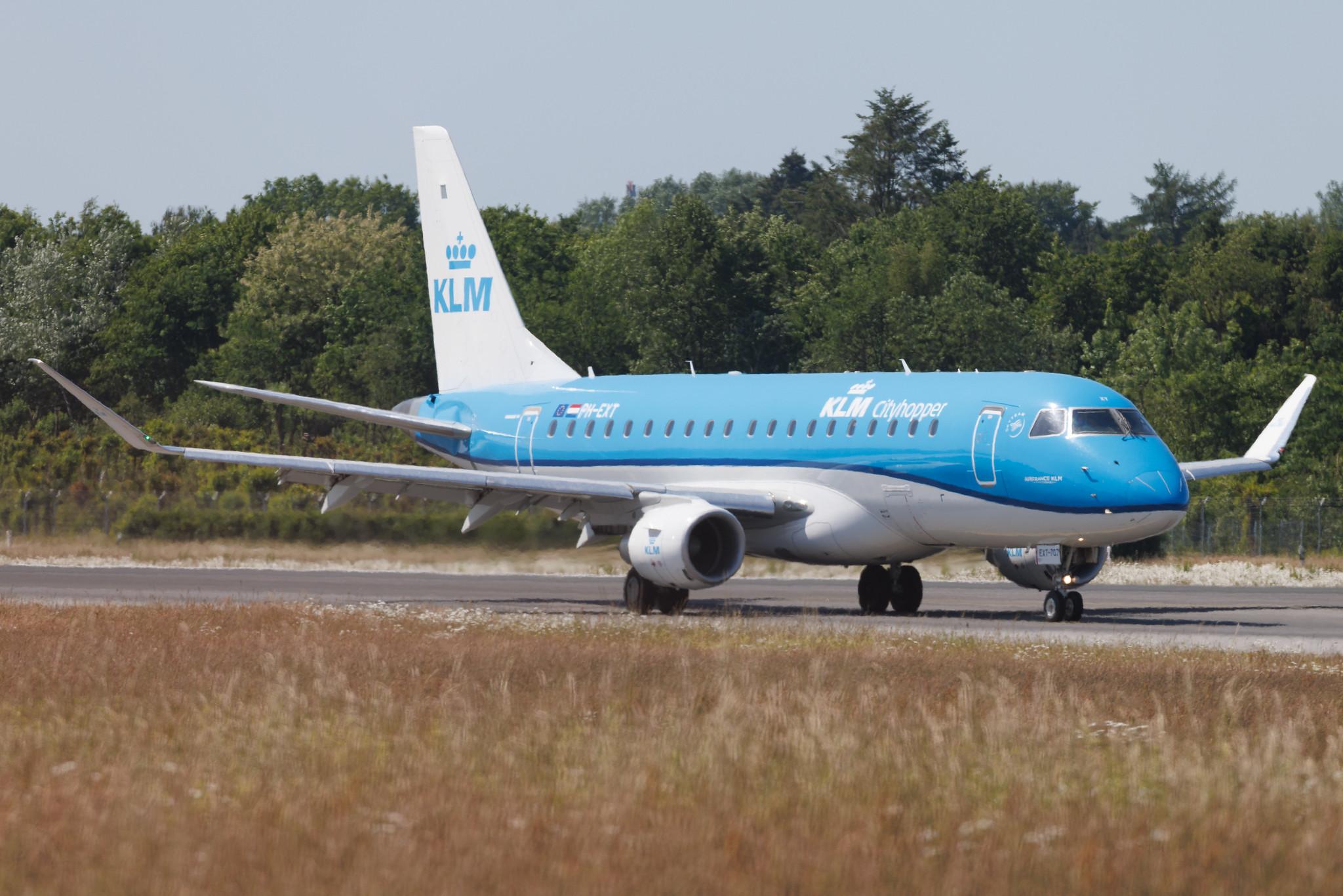 Hamburg Airport: KLM (KL / KLM) | Operator: KLM Cityhopper | Embraer E175STD E75S | PH-EXT | MSN 17000707