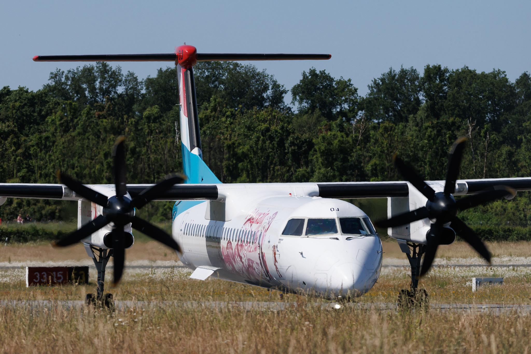 Hamburg Airport: Luxair (LG / LGL) | De Havilland Canada Dash 8-400 DH8D | LX-LQJ | MSN 4562