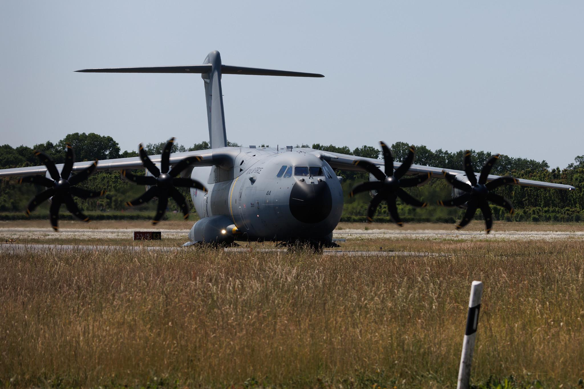 Hamburg Airport: United Kingdom - Royal Air Force (RAF) (/ RRR) | Operator: United Kingdom - Royal Air Force Air Transport | Airbus A400M Atlas A400 | ZM414 | MSN 047