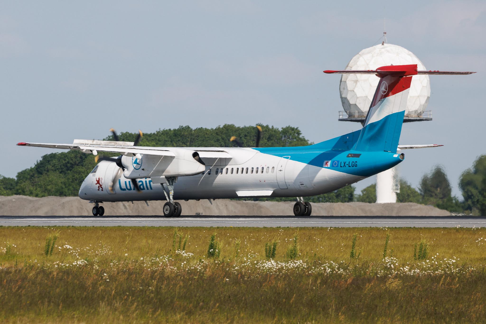 Luxembourg Findel Airport: Luxair (LG / LGL) | De Havilland Canada Dash 8-400 DH8D | LX-LGG | MSN 4418