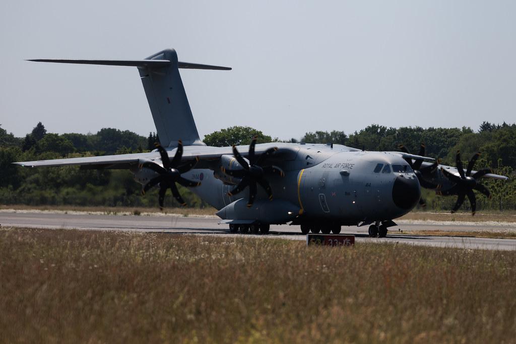 Hamburg Airport: United Kingdom - Royal Air Force (RAF) (/ RRR) | Operator: United Kingdom - Royal Air Force Air Transport | Airbus A400M Atlas A400 | ZM414 | MSN 047