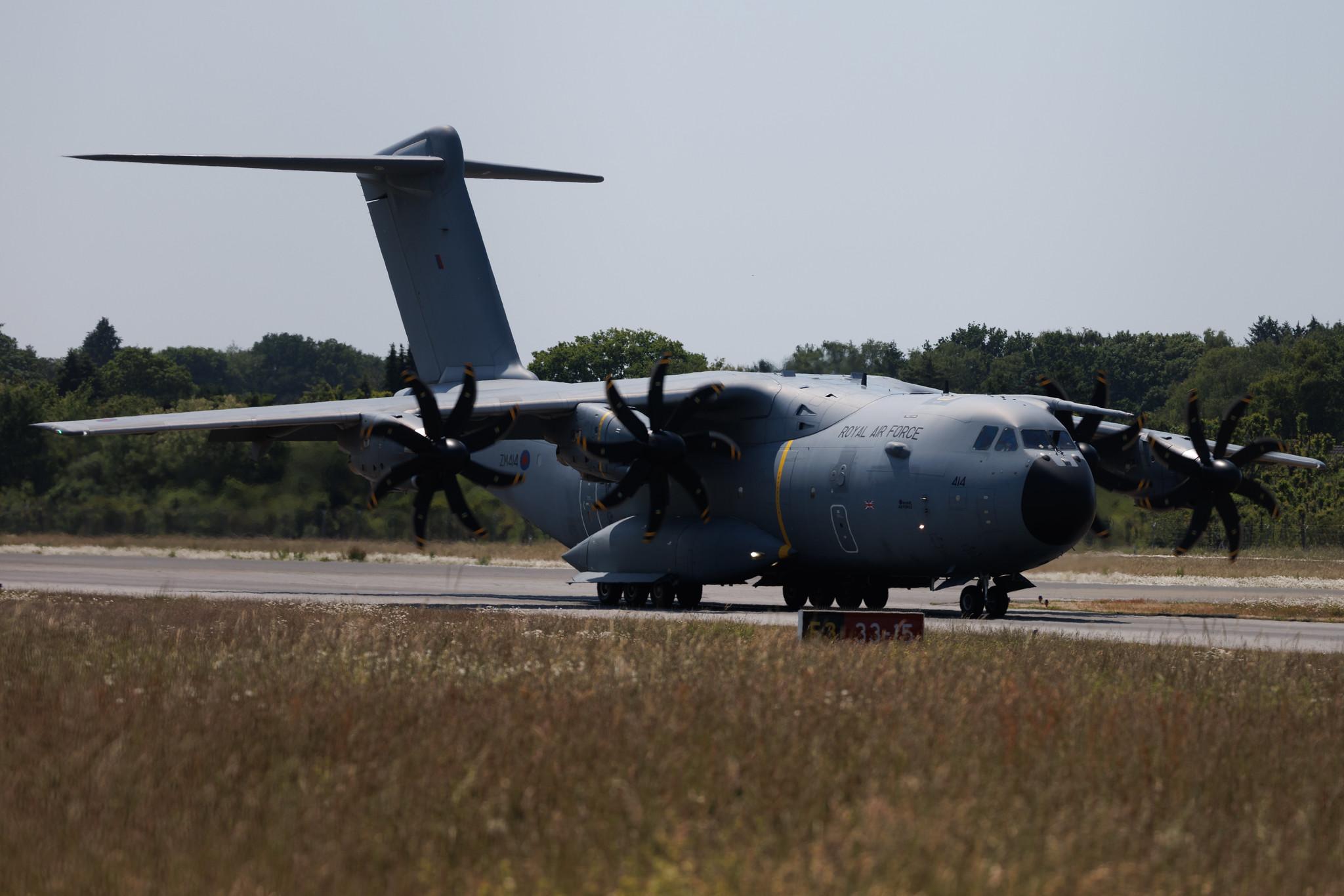 Hamburg Airport: United Kingdom - Royal Air Force (RAF) (/ RRR) | Operator: United Kingdom - Royal Air Force Air Transport | Airbus A400M Atlas A400 | ZM414 | MSN 047