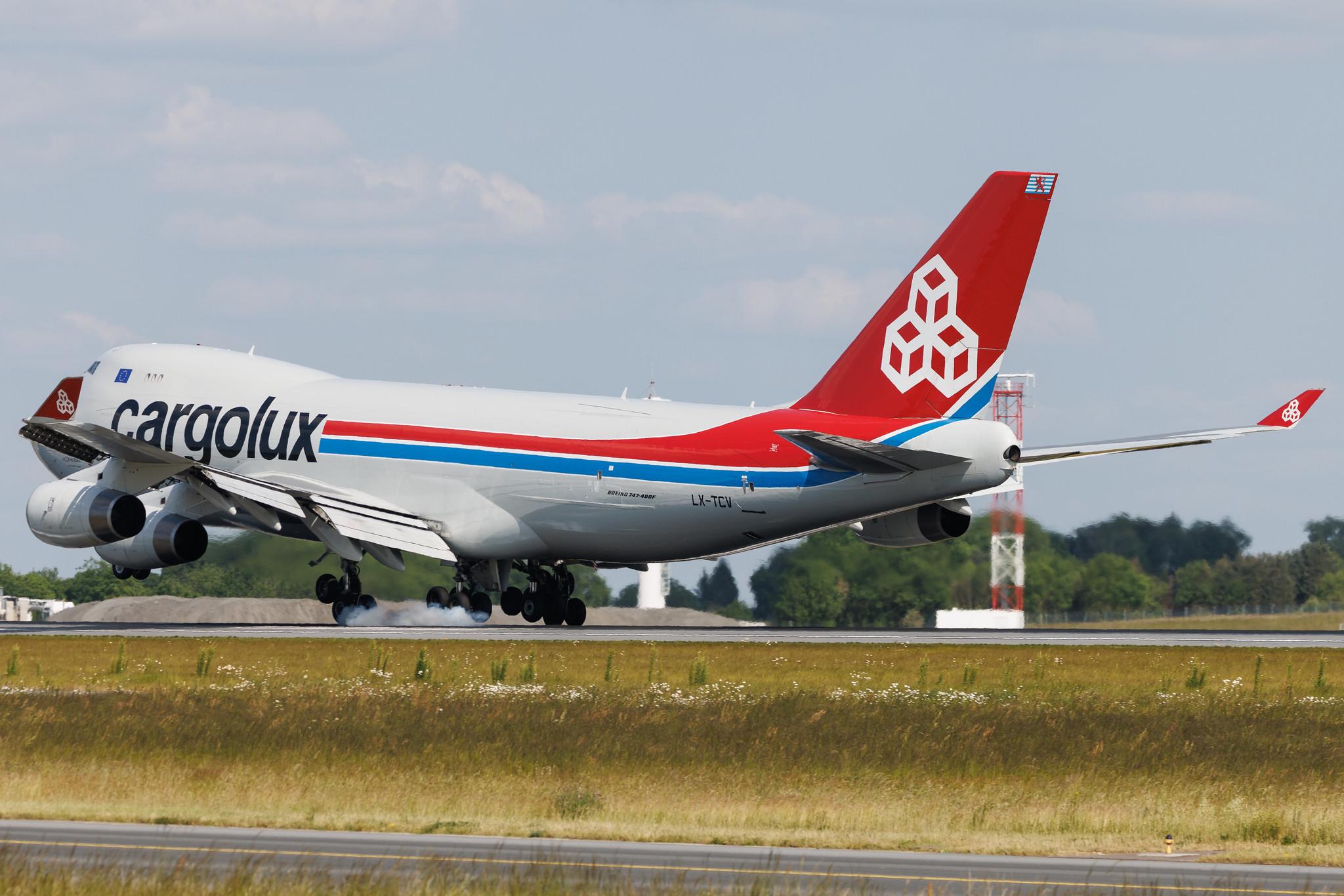 Luxembourg Findel Airport: Cargolux Italia (C8 / ICV) | Boeing 747-4R7(F) B744 | LX-TCV | MSN 30401