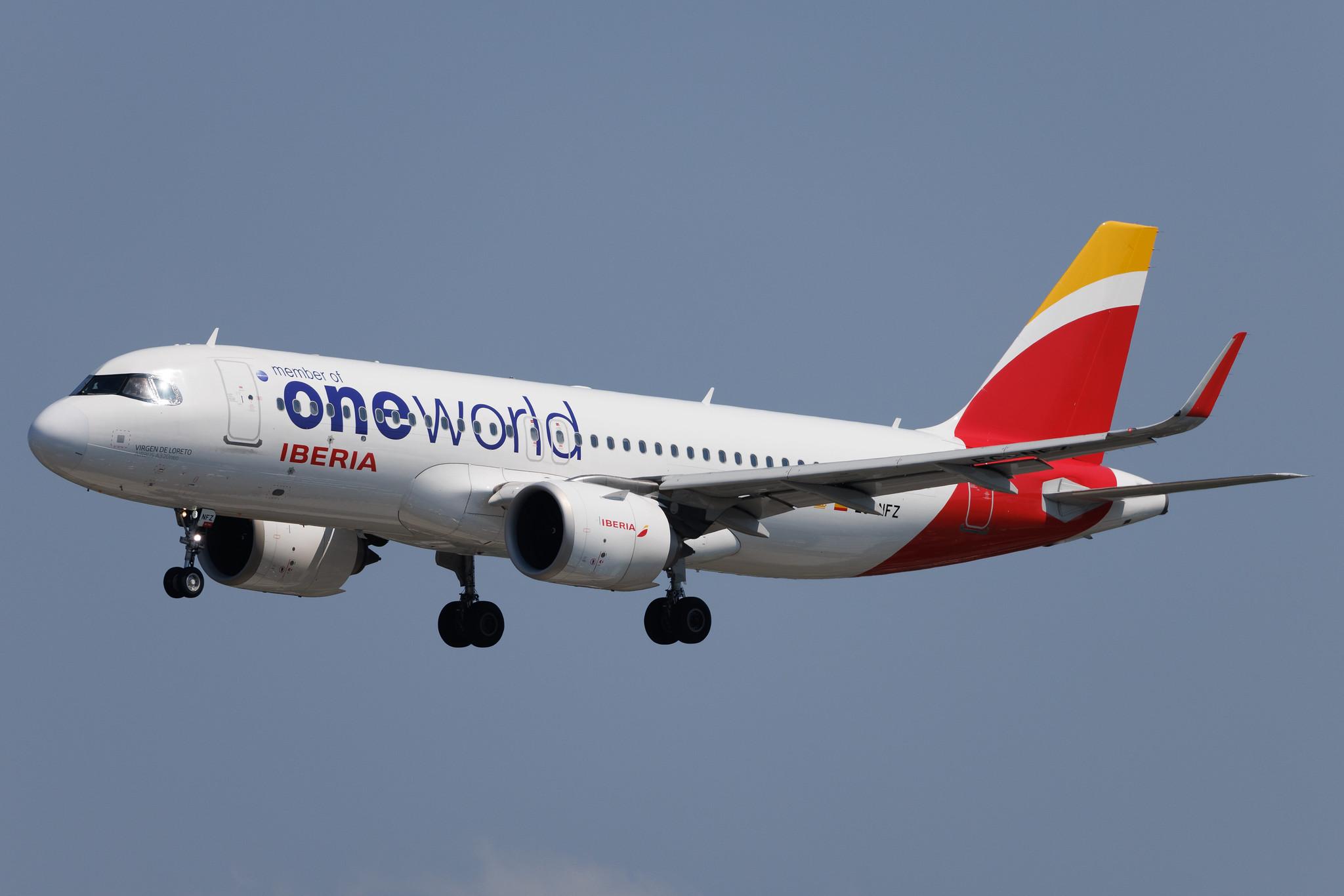 Hamburg Airport: Iberia (IB / IBE) | Livery: Oneworld Livery | Airbus A320-251N A20N | EC-NFZ | MSN 10002
