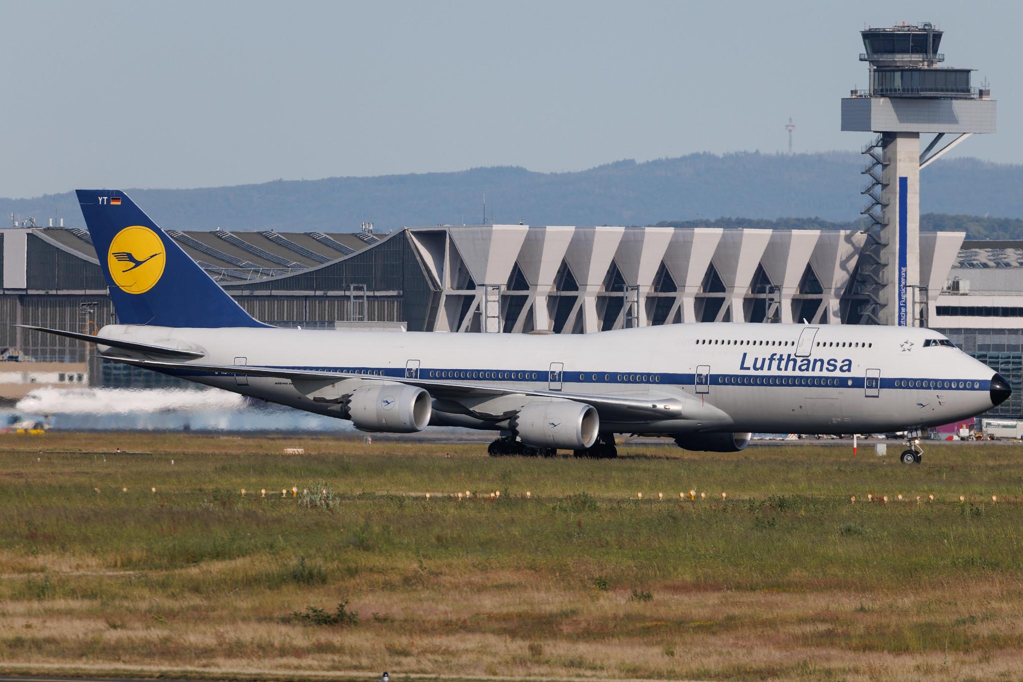 Frankfurt Airport: Lufthansa (LH / DLH) | Livery: Retro Livery | Boeing 747-830 B748 | D-ABYT | MSN 37844