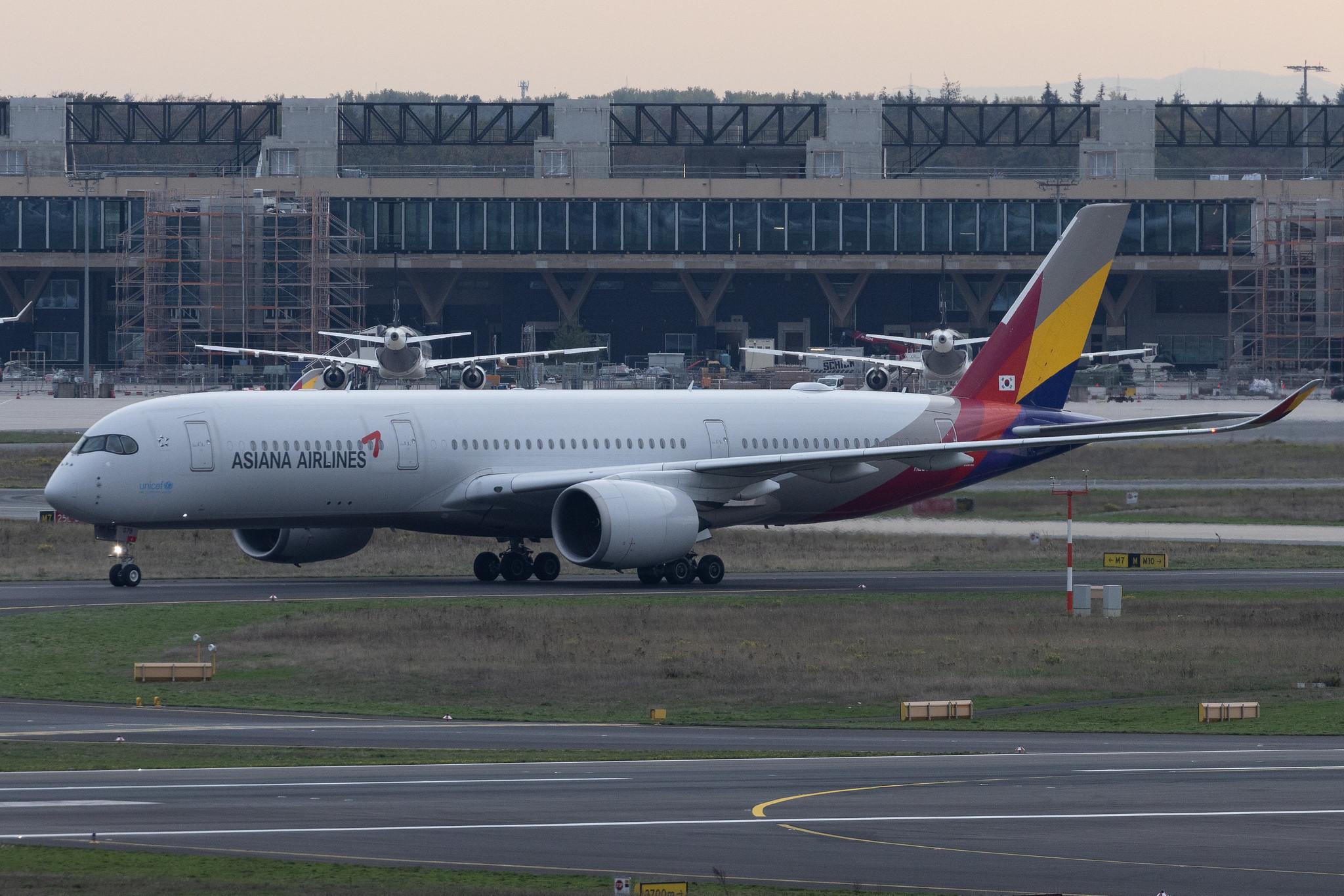 Frankfurt Airport: Asiana Airlines (OZ / AAR) |  Airbus A350-941 A359 | HL8079 | MSN 117