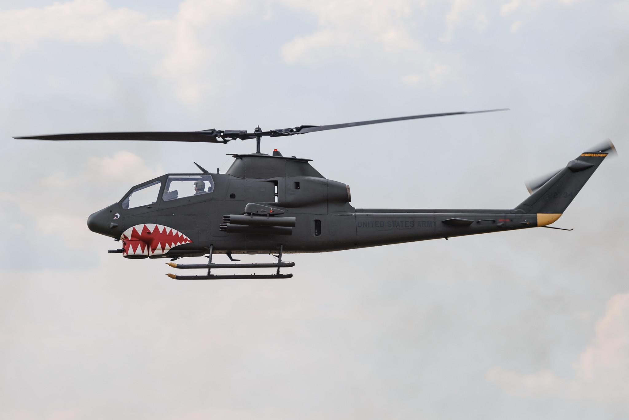 ANTIDOTUM Airshow Leszno: Private owner | Bell TAH-1P Cobra HUCO | OK-AHC | MSN 77-22734