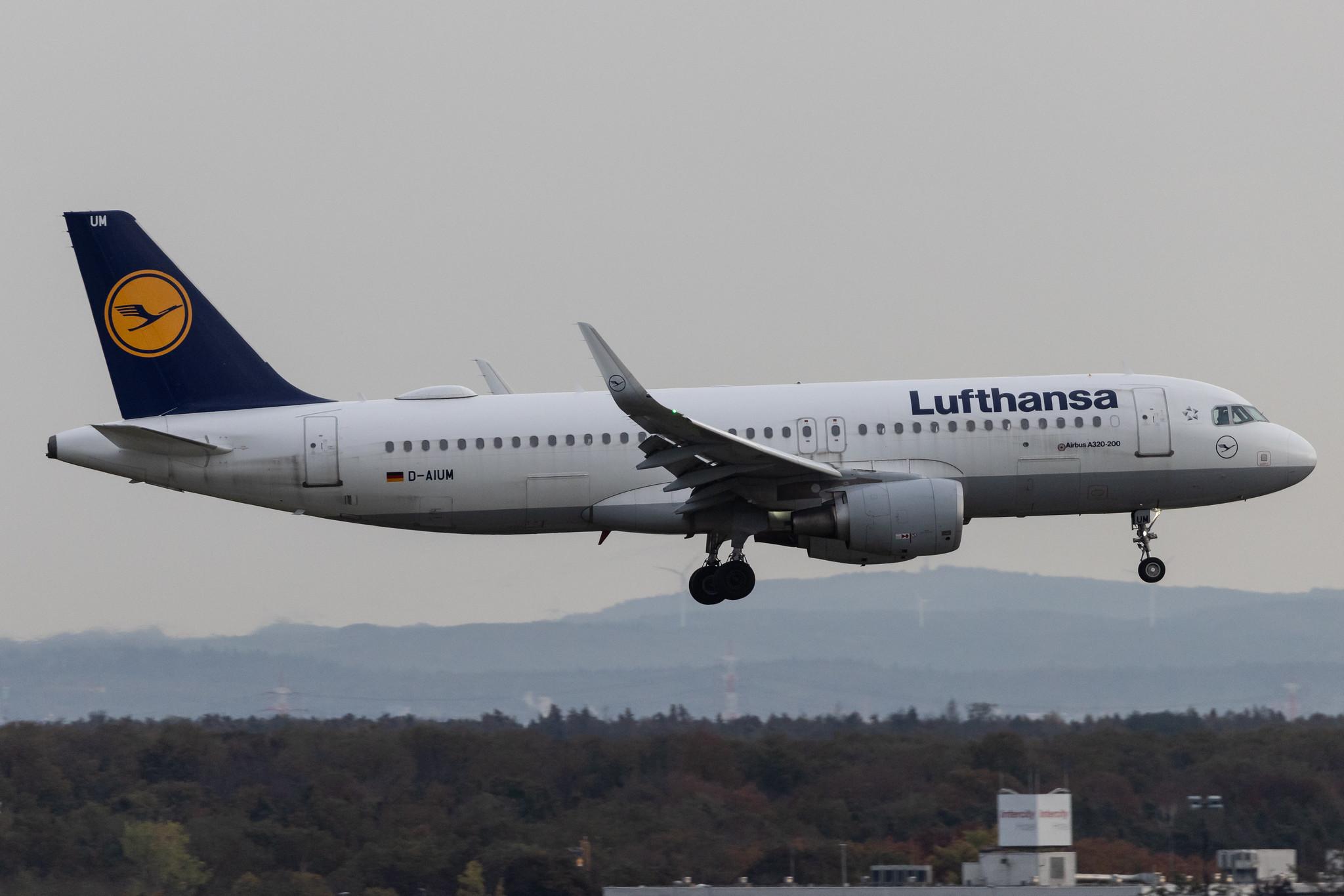 Frankfurt Airport: Lufthansa (LH / DLH) | Airbus A320-214 A320 | D-AIUM | MSN 6577