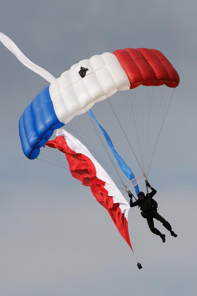 ANTIDOTUM Airshow Leszno: Fallschirmspringer