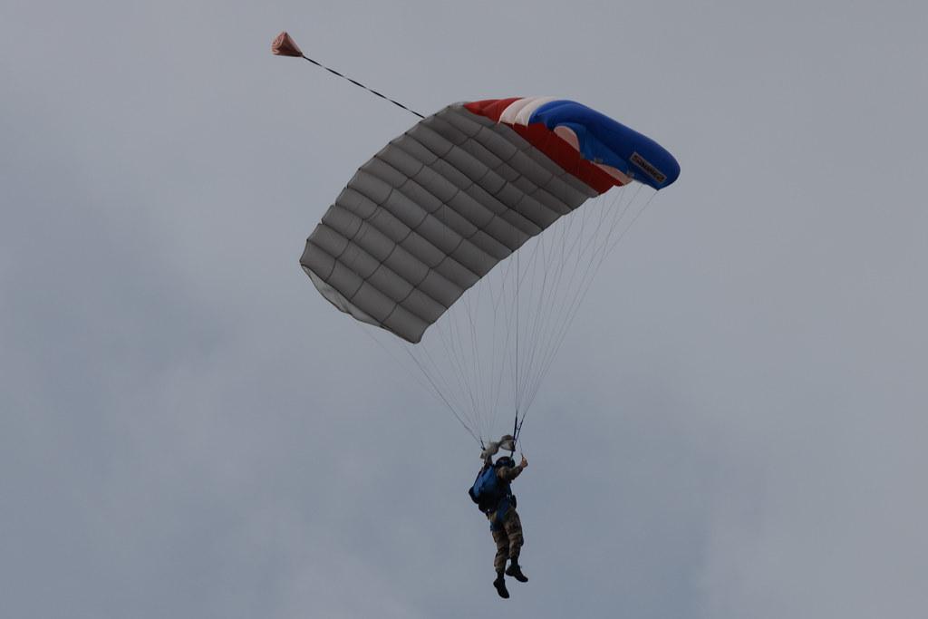 ANTIDOTUM Airshow Leszno: Fallschirmspringer