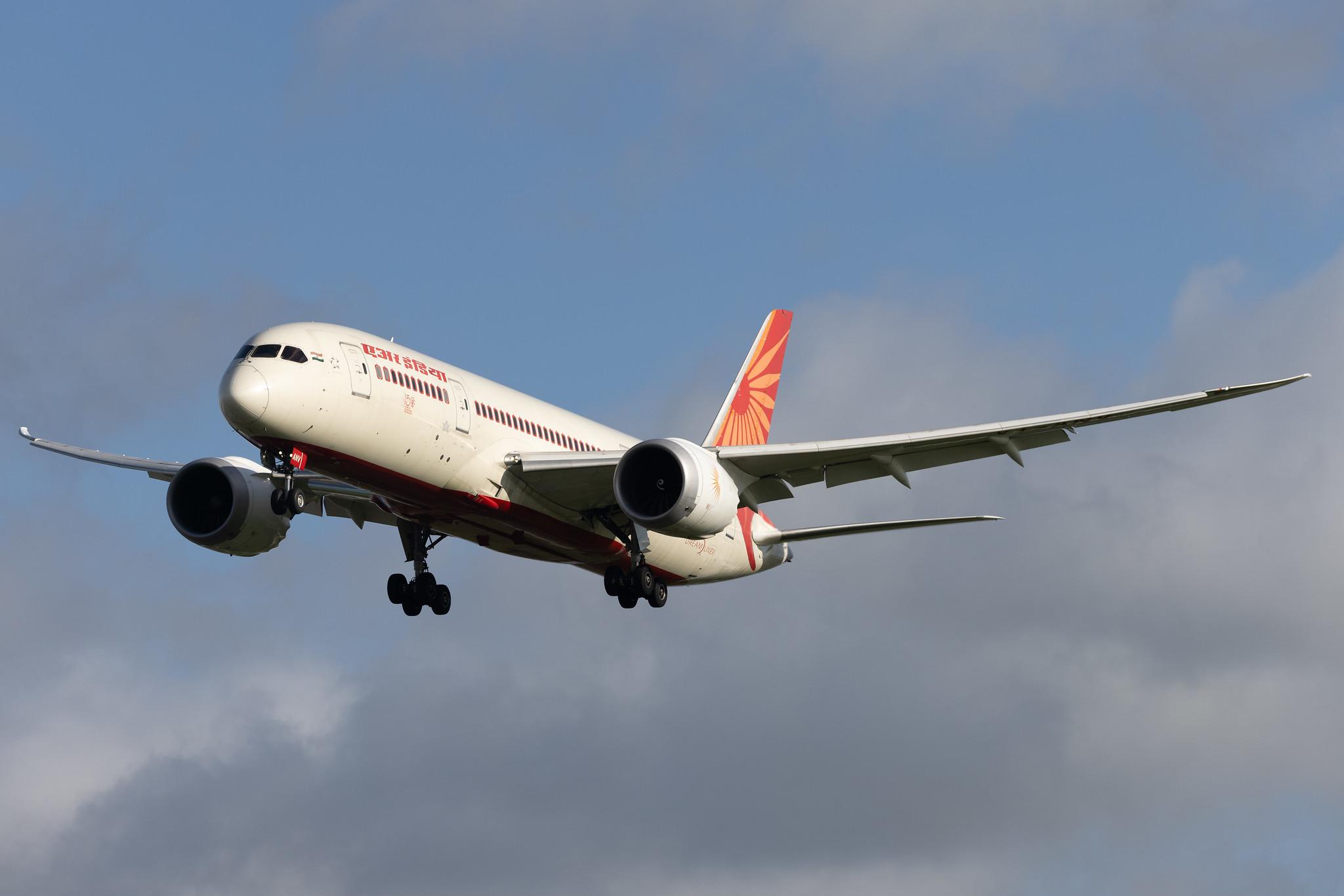 London Heathrow: Air India (AI / AIC) | Boeing 787-8 Dreamliner B788 | VT-ANV | MSN 36293