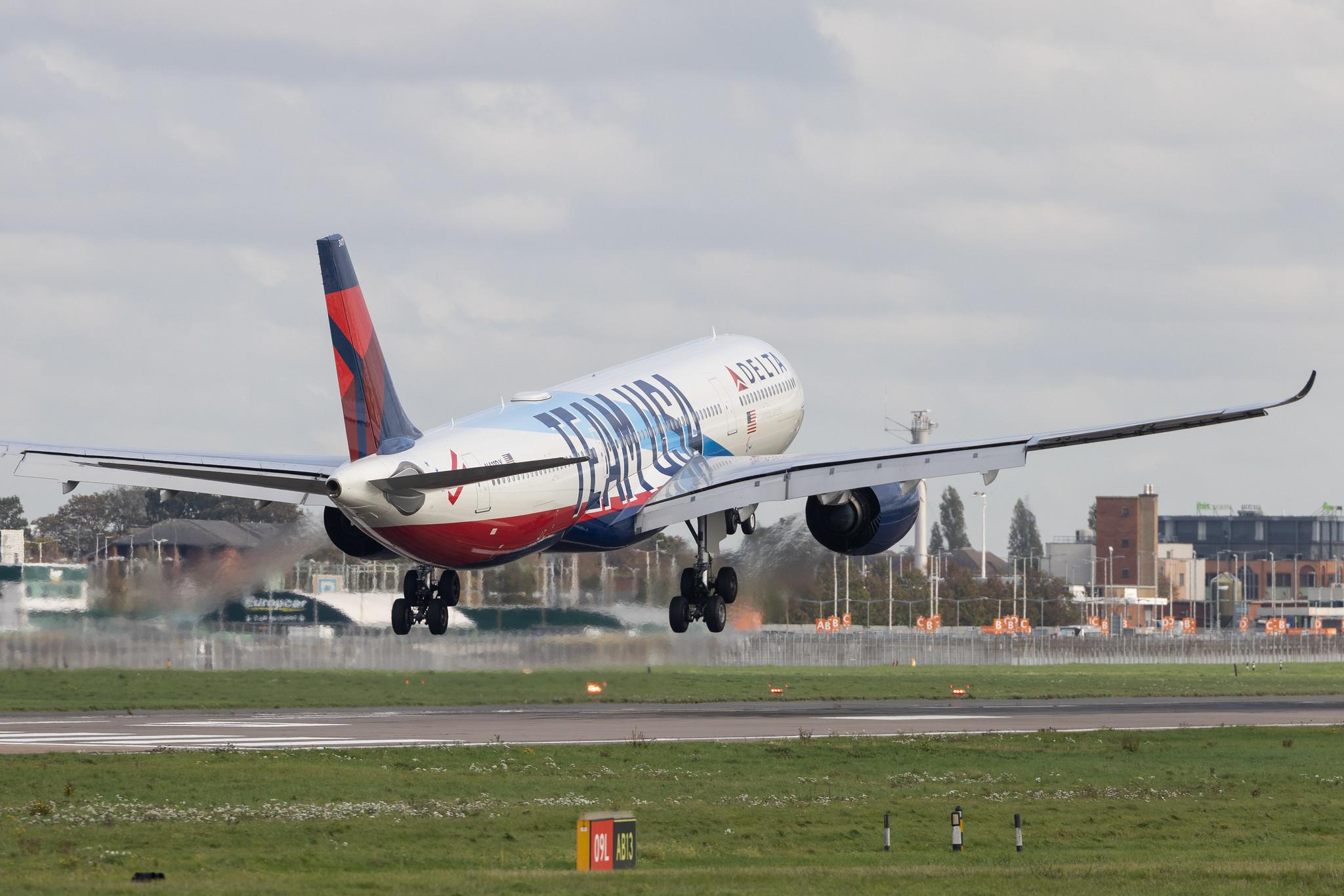 London Heathrow: Delta Air Lines (DL / DAL) | Livery: Team USA Livery | Airbus A330-941 A339 | N411DX | MSN 1991