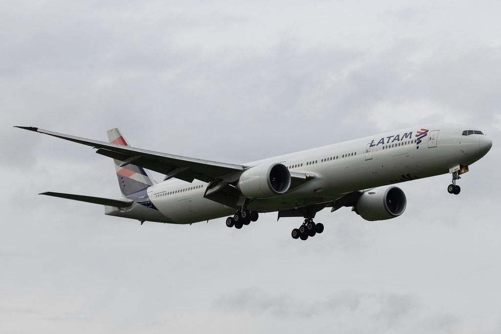 London Heathrow: LATAM Brasil (JJ / TAM) | Boeing 777-32W(ER) B77W | PT-MUF | MSN 38887