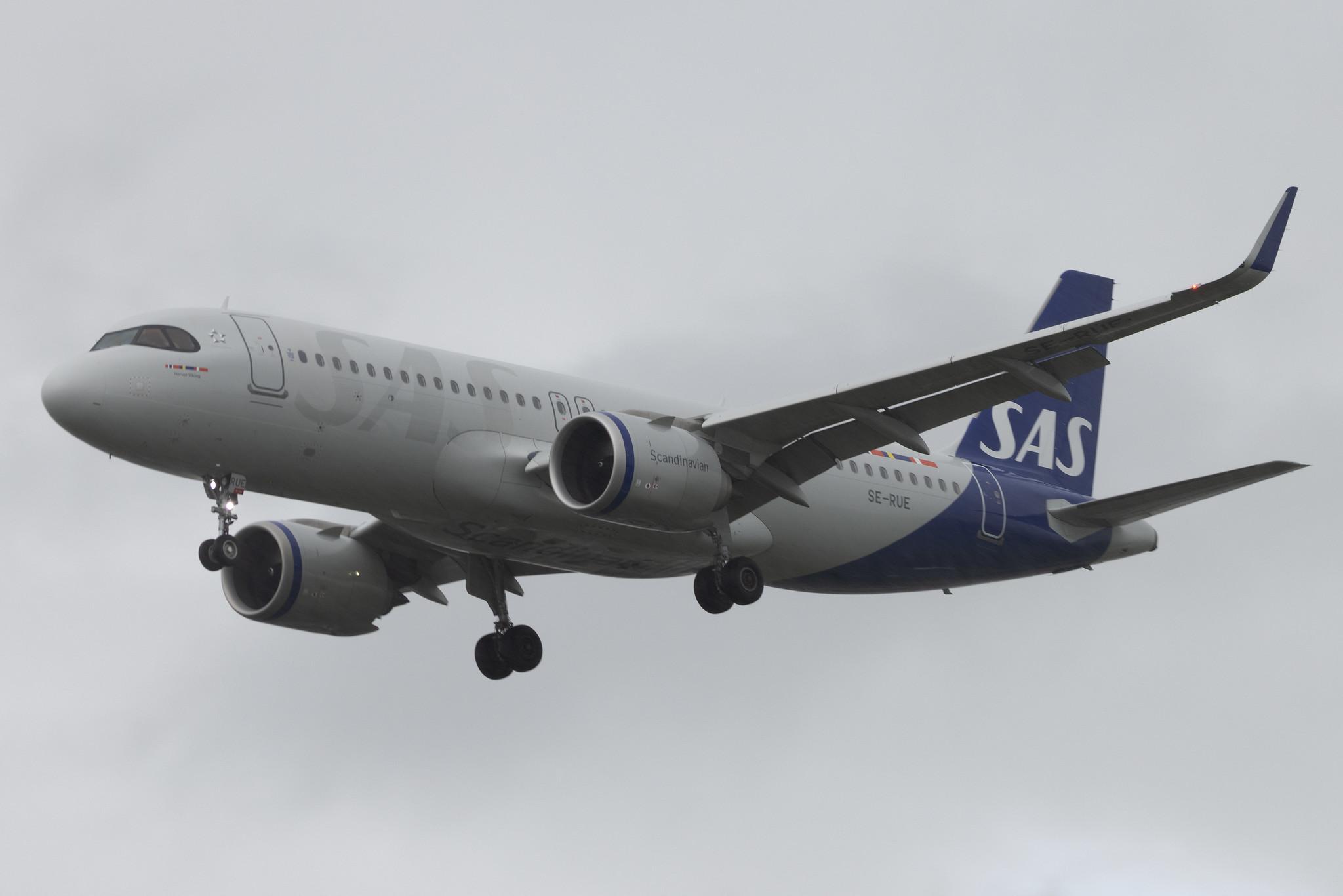 London Heathrow: SAS (SK / SAS) | Airbus A320-251N A20N | SE-RUE | MSN 10407