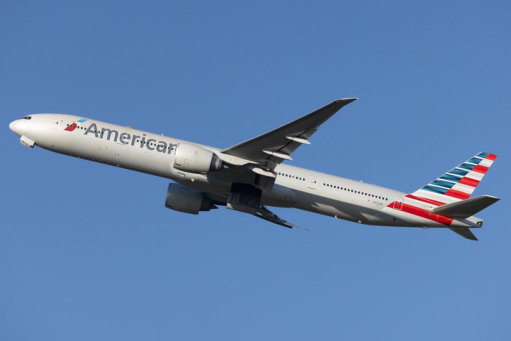 London Heathrow: American Airlines (AA / AAL) | Boeing 777-323(ER) B77W | N722AN | MSN 31547