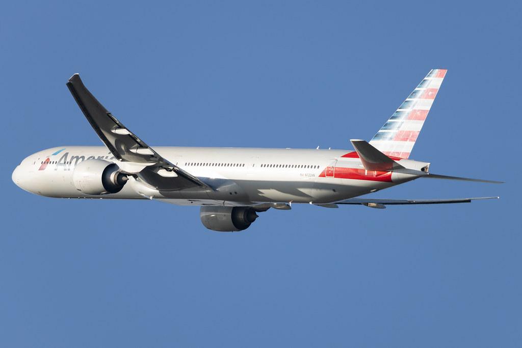 London Heathrow: American Airlines (AA / AAL) | Boeing 777-323(ER) B77W | N722AN | MSN 31547
