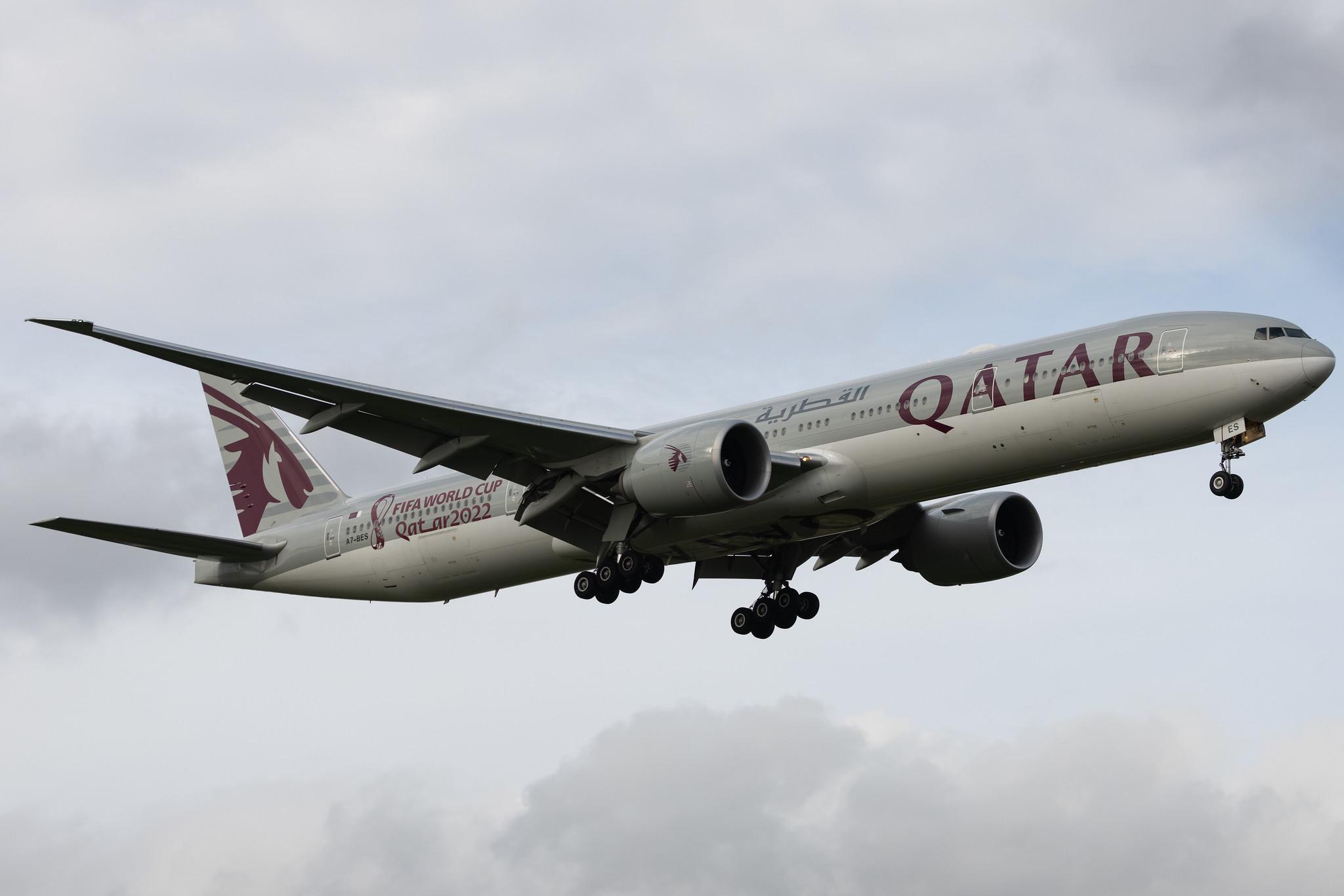 London Heathrow: Qatar Airways (QR / QTR) | Boeing 777-3DZ(ER) B77W | A7-BES | MSN 64089