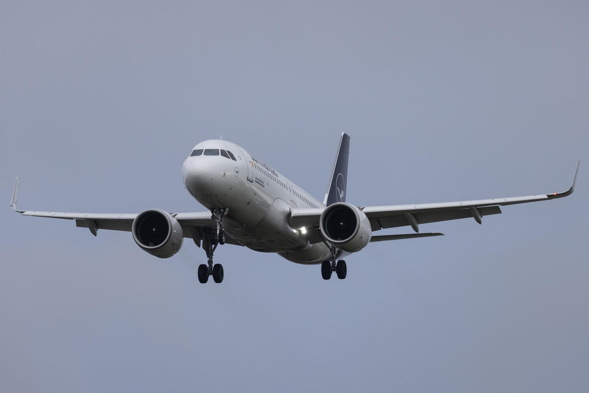 London Heathrow: Lufthansa (LH / DLH) | Airbus A320-271N A20N | D-AINK | MSN 8249