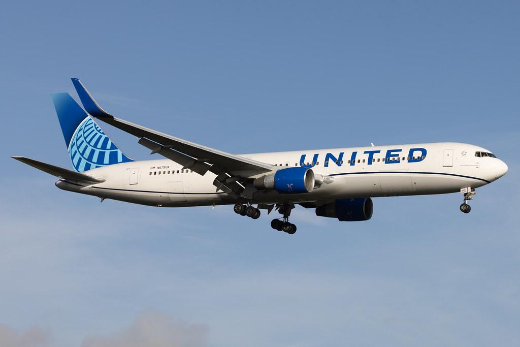London Heathrow: United Airlines (UA / UAL) | Boeing 767-322(ER) B763 | N675UA | MSN 29243
