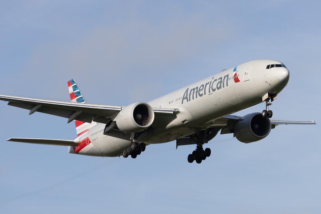 London Heathrow: American Airlines (AA / AAL) | Boeing 777-323(ER) B77W | N727AN | MSN 33541