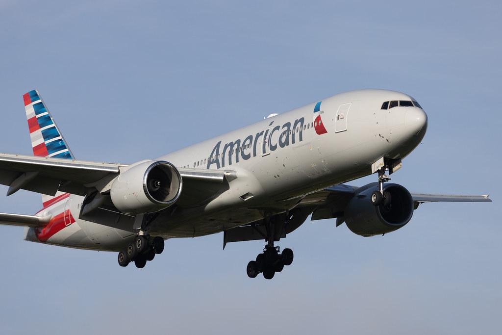 London Heathrow: American Airlines (AA / AAL) | Boeing 777-223(ER) B772 | N775AN | MSN 29584