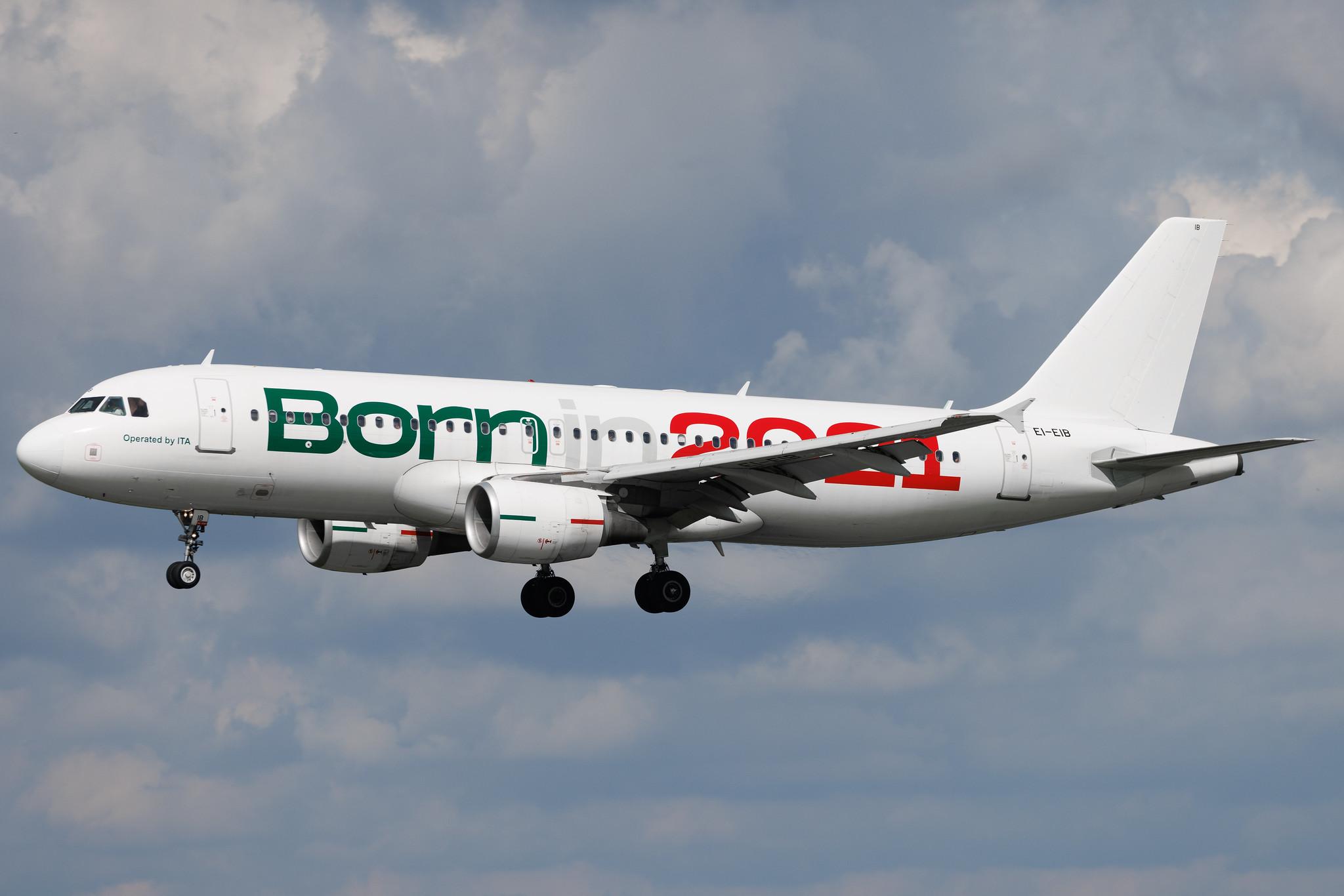 Hamburg Airport: ITA Airways (AZ / ITY) |  Livery: Born in 2021 Livery |  Airbus A320-216 A320 | EI-EIB | MSN 04249