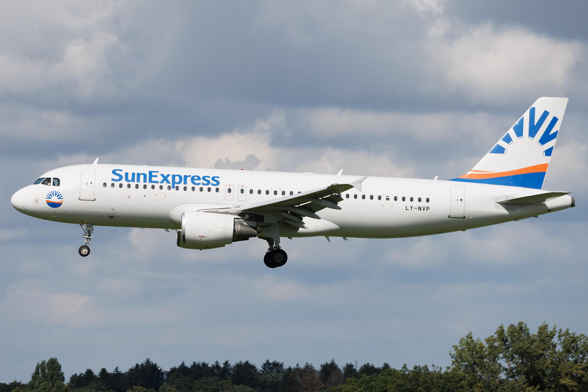 Hamburg Airport: SunExpress (XQ / SXS) | Operator: Avion Express | Airbus A320-214 A320 | LY-NVP | MSN 04656