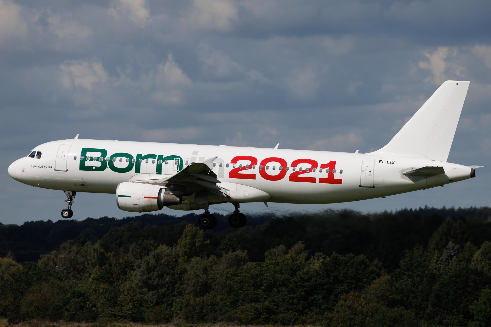 Hamburg Airport: ITA Airways (AZ / ITY) |  Livery: Born in 2021 Livery |  Airbus A320-216 A320 | EI-EIB | MSN 04249