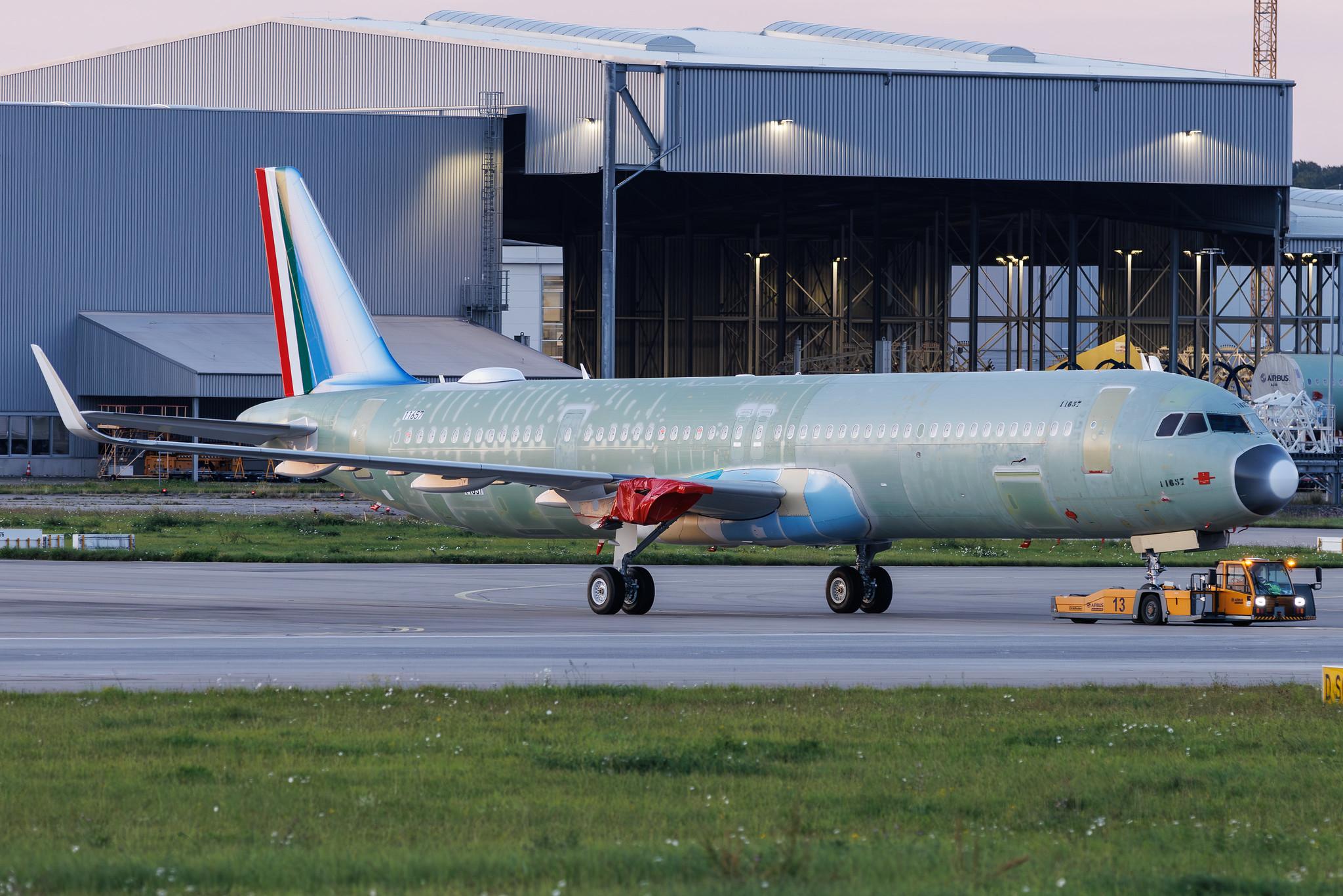 Hamburg Finkenwerder: ITA Airways (AZ / ITY) | Airbus A321-271NX A21N | D-AYAE | EI- | MSN 11657
