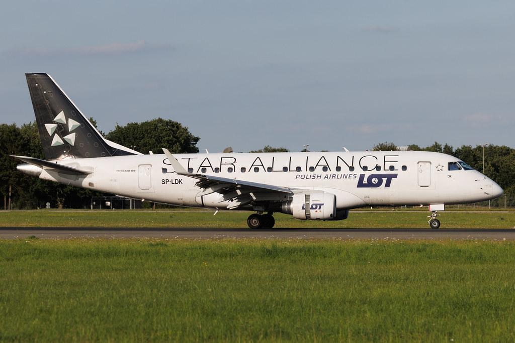 Hamburg Airport: LOT (LO / LOT) | Livery: Star Alliance Livery | Embraer E170STD E170 | SP-LDK | MSN 17000074