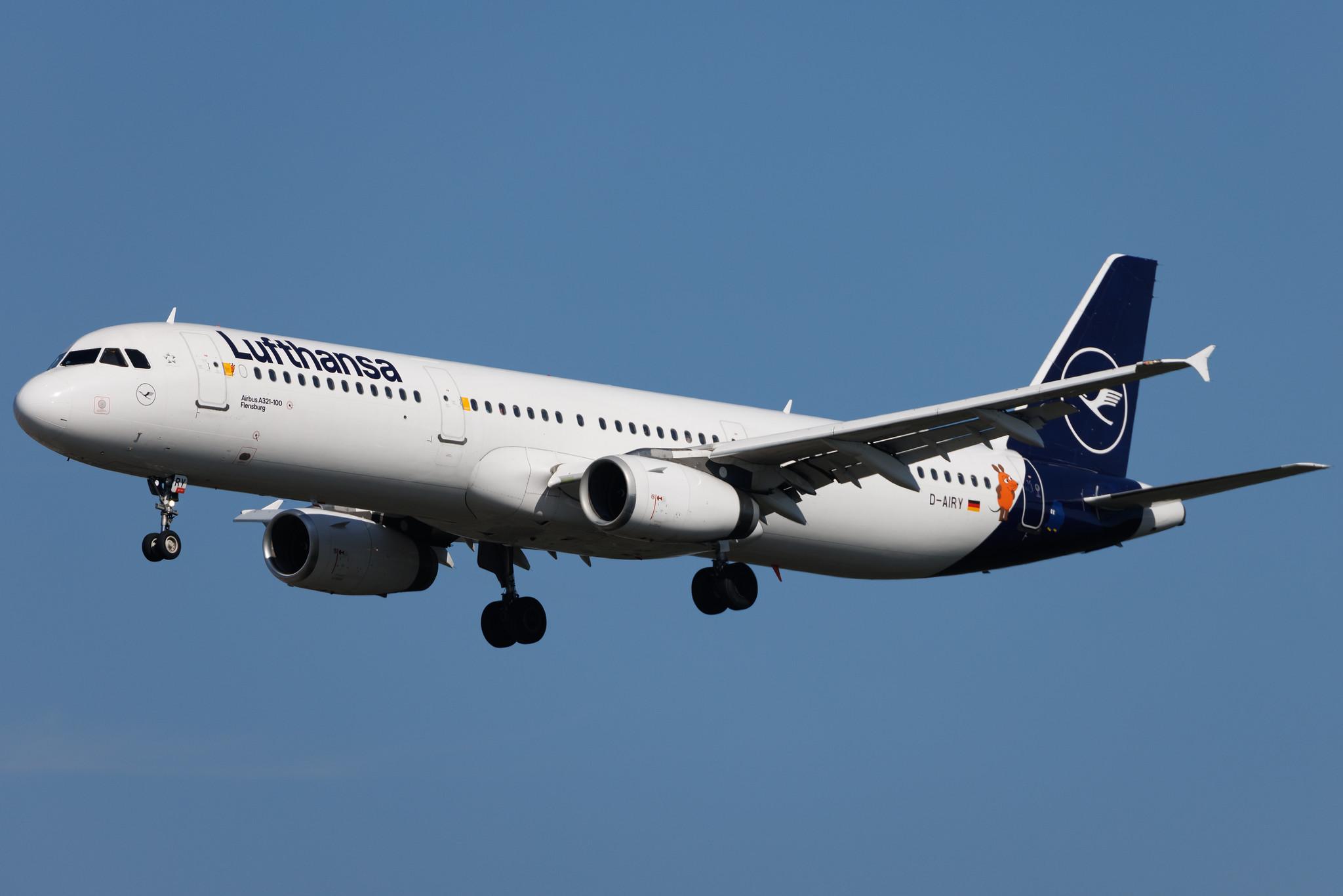 Frankfurt Airport: Lufthansa (LH / DLH) | Livery: Die Maus Sticker | Airbus A321-131 A321 | D-AIRY | MSN 0901