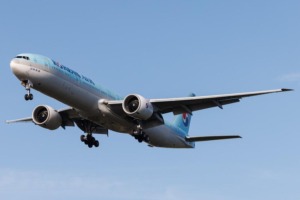 Frankfurt Airport: Korean Air (KE / KAL) | Boeing 777-3B5(ER) B77W | HL8042 | MSN 60376