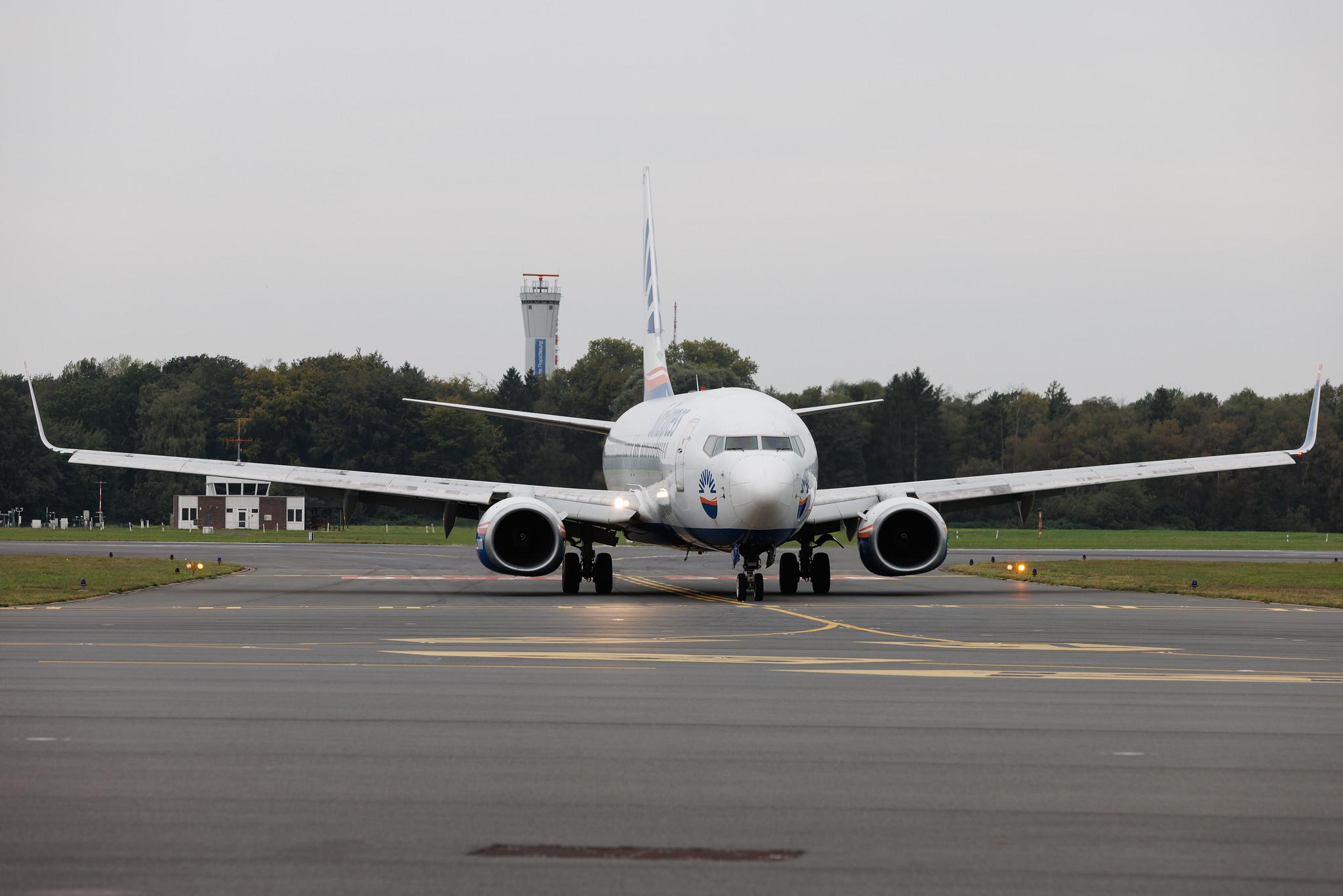 Hamburg Airport: SunExpress (XQ / SXS) | Boeing 737-8AS B738 | TC-SOO | MSN 33558