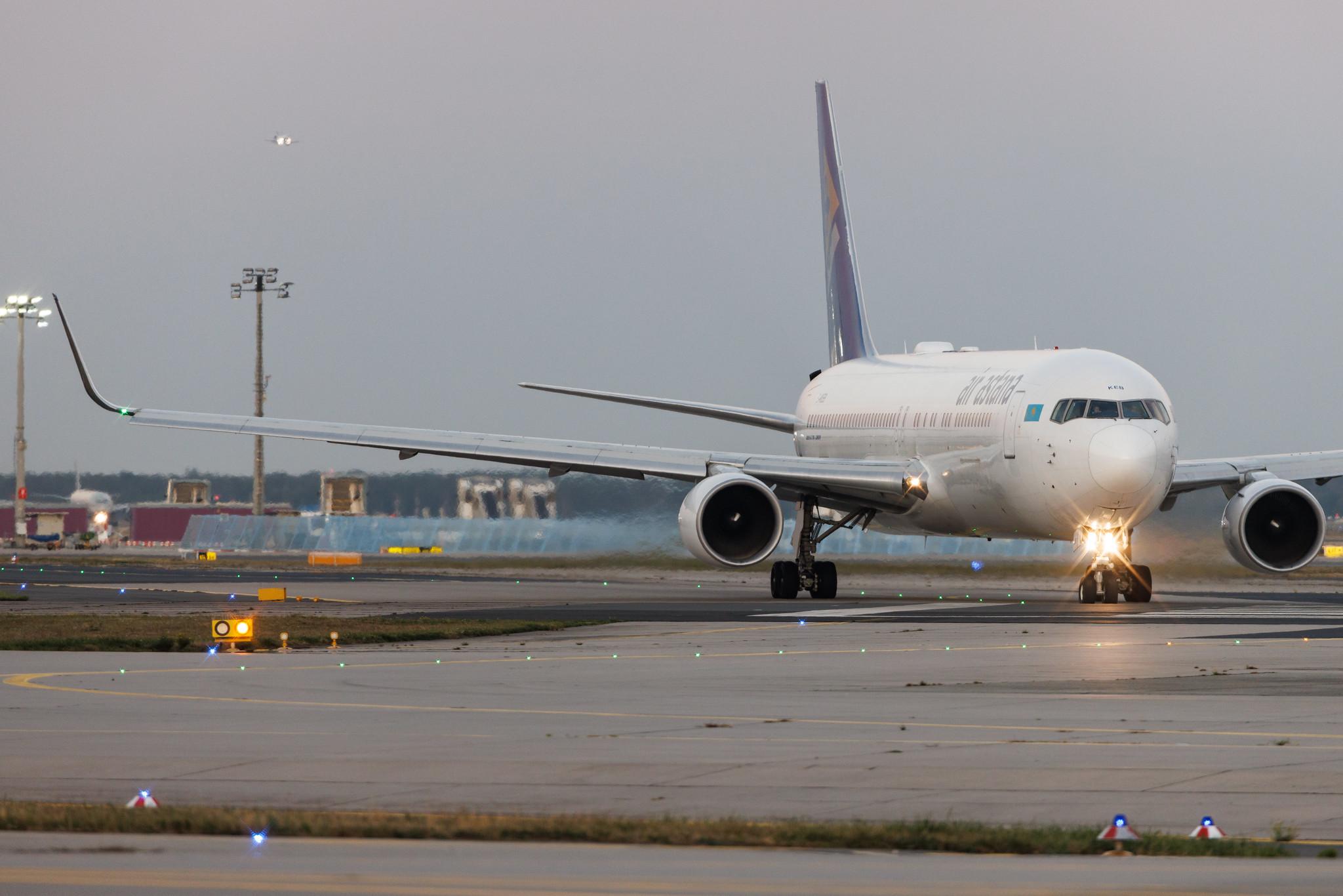 Frankfurt Airport: Air Astana (KC / KZR) | Boeing 767-3KY(ER) B763 | EI-KEB | MSN 42221